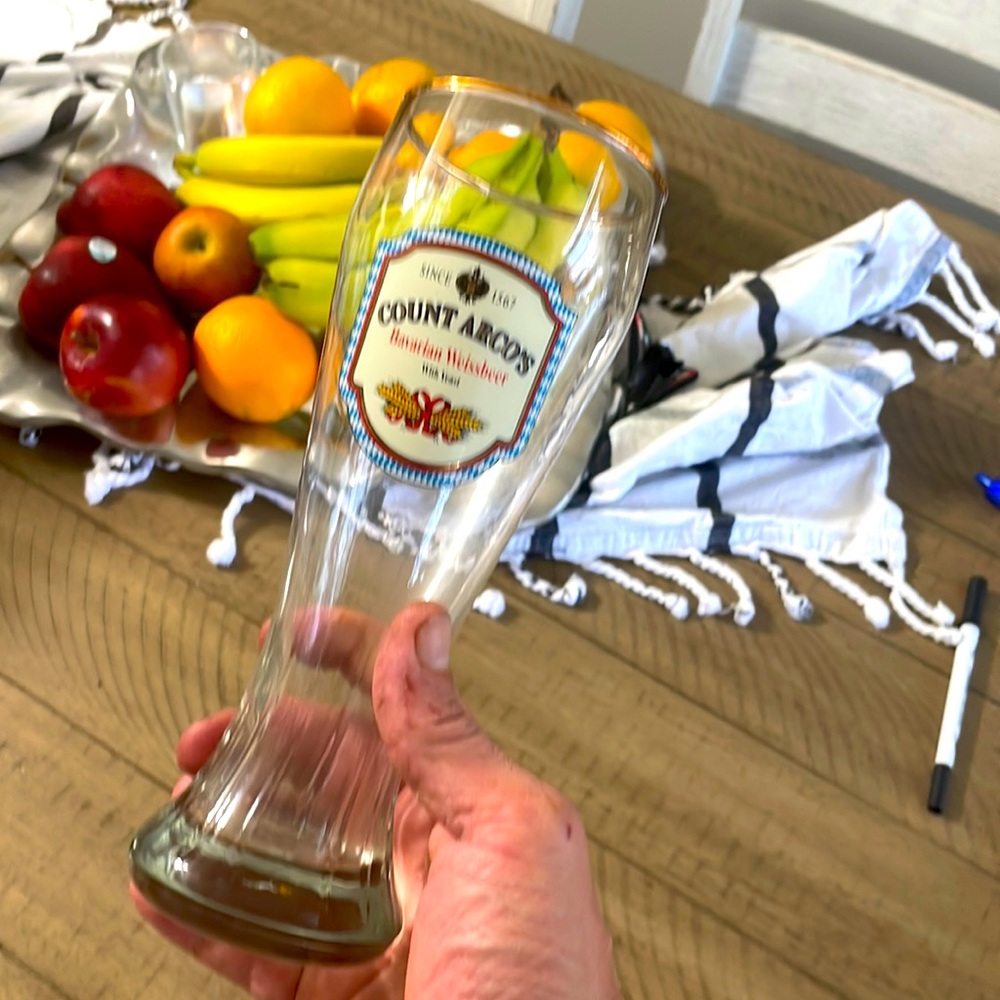 🙈SUPER RARE VINTAGE!! Count Arcos .5L Collector’s Beer Glass